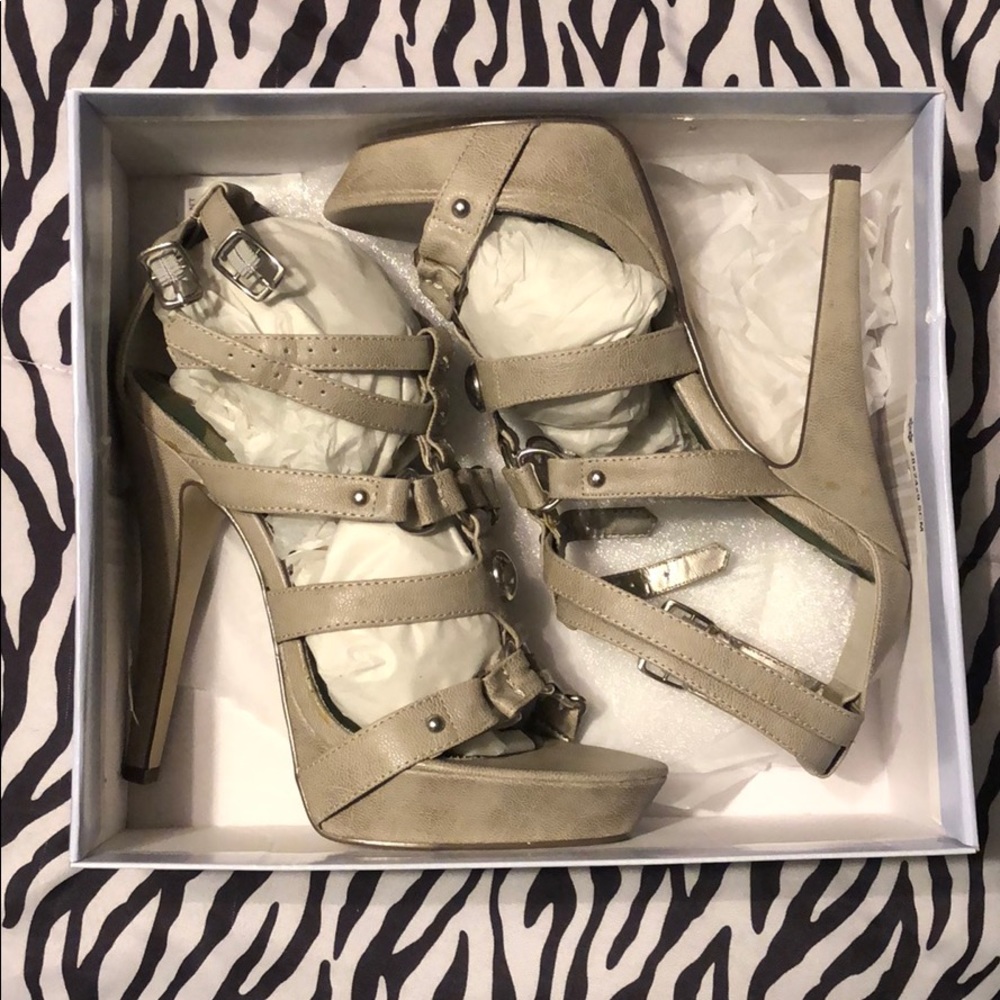 Paprika Heels